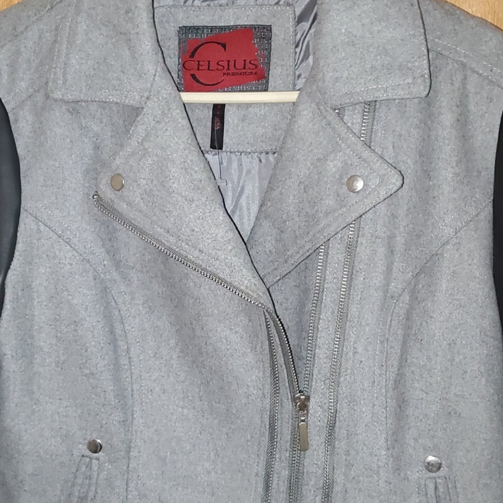Jacket - Picture 3 of 4